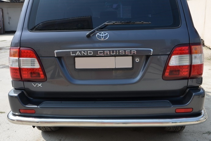    Toyota Land Cruiser 100  