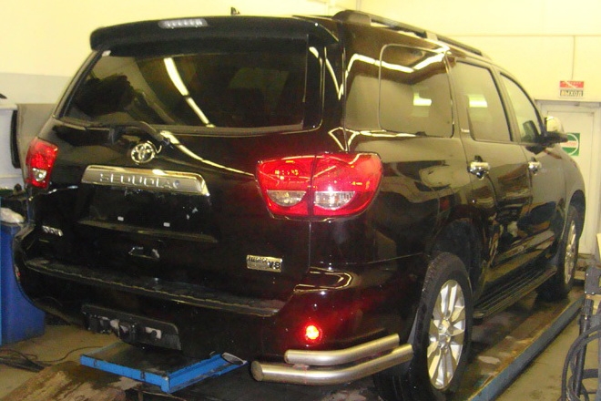    Toyota Sequoia II  